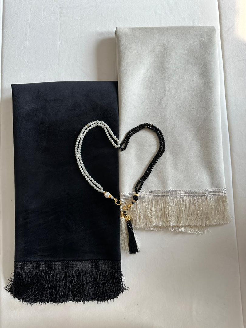 Travel Prayer Mat with Prayer Beads and pouch.