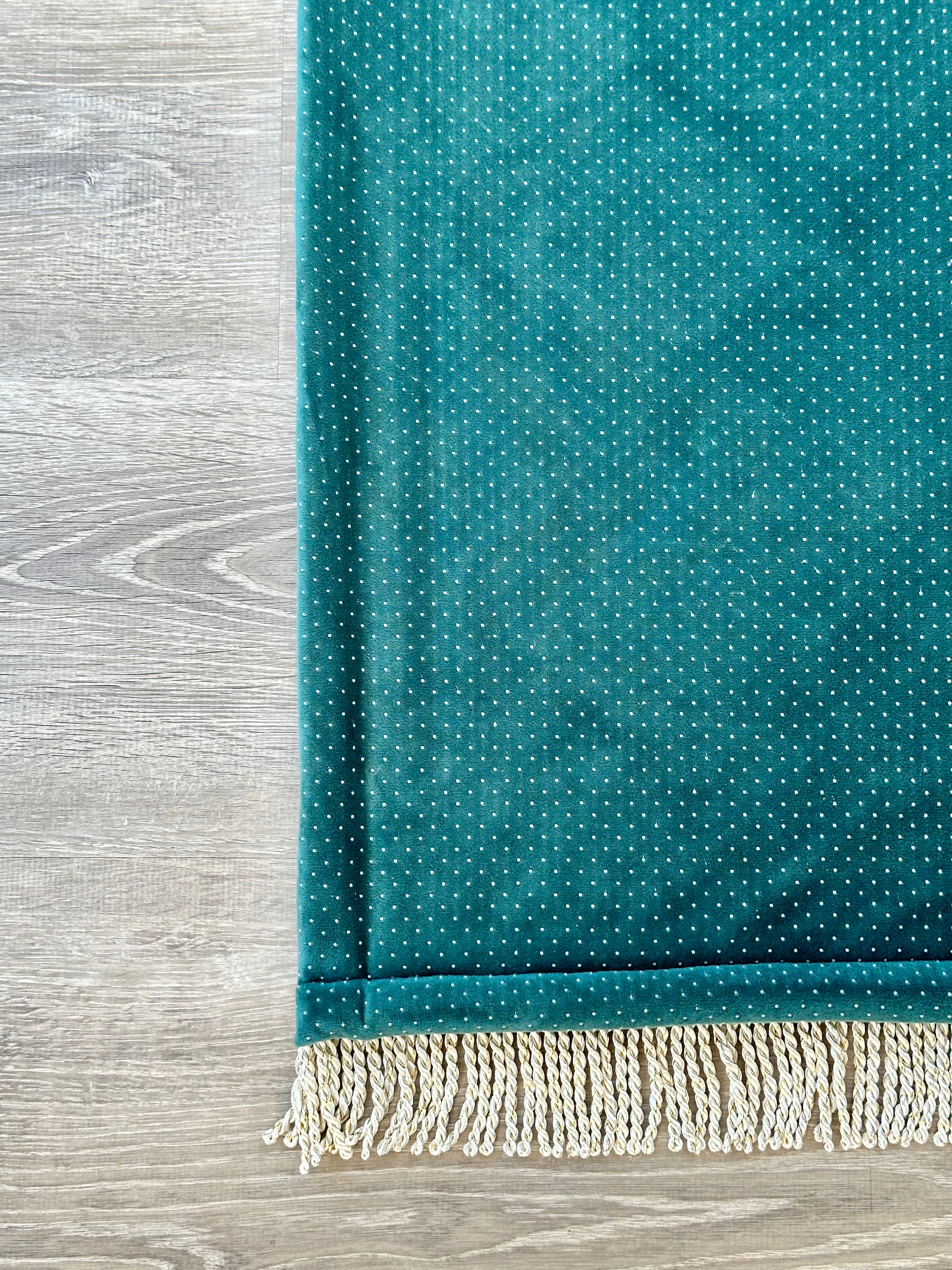 Large Seashell Design Luxury Prayer Mat – Soft Padded Islamic Rug with Tote Bag (Anti-Slip)