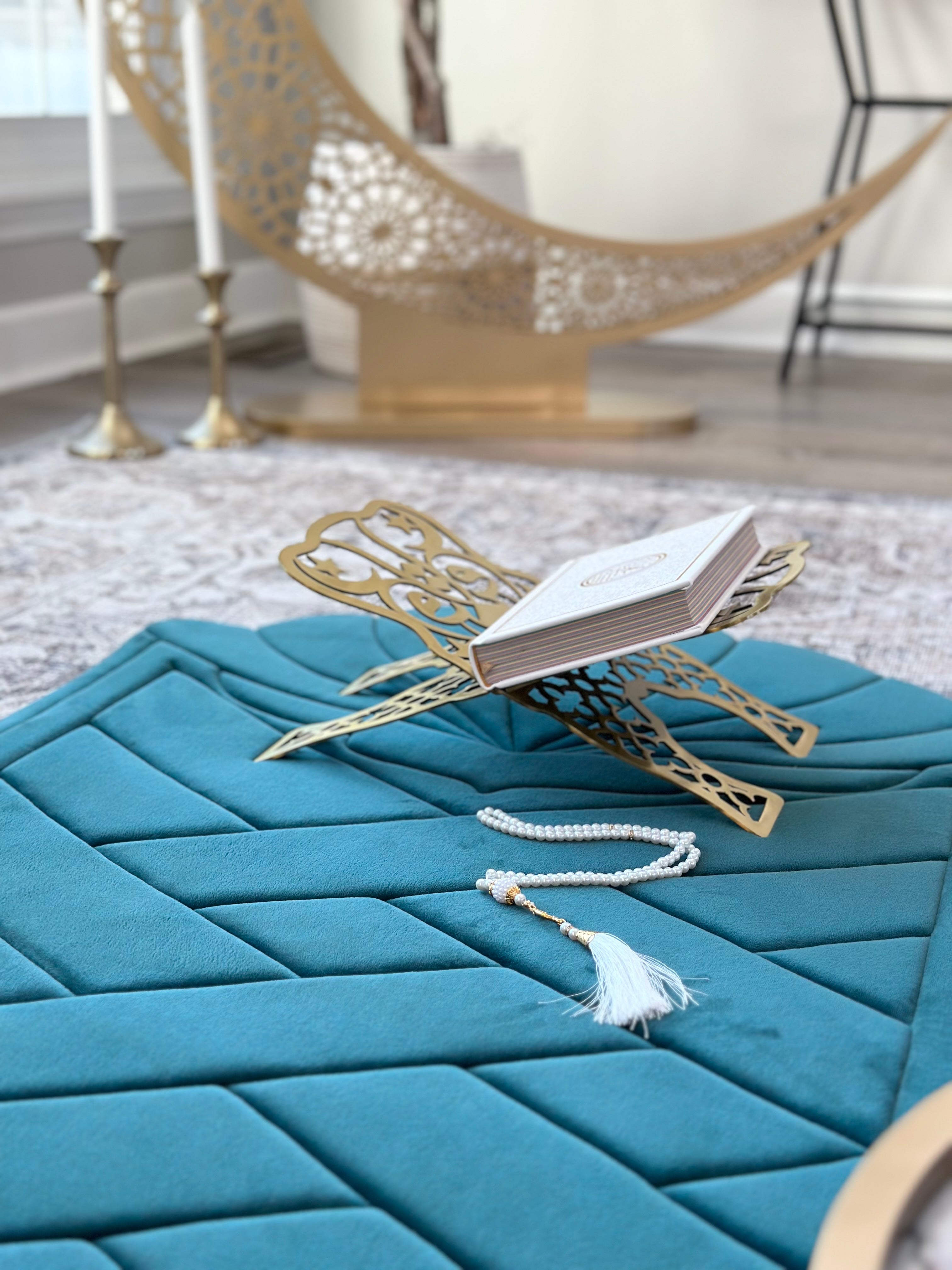 Large Seashell Design Luxury Prayer Mat – Soft Padded Islamic Rug with Tote Bag (Anti-Slip)