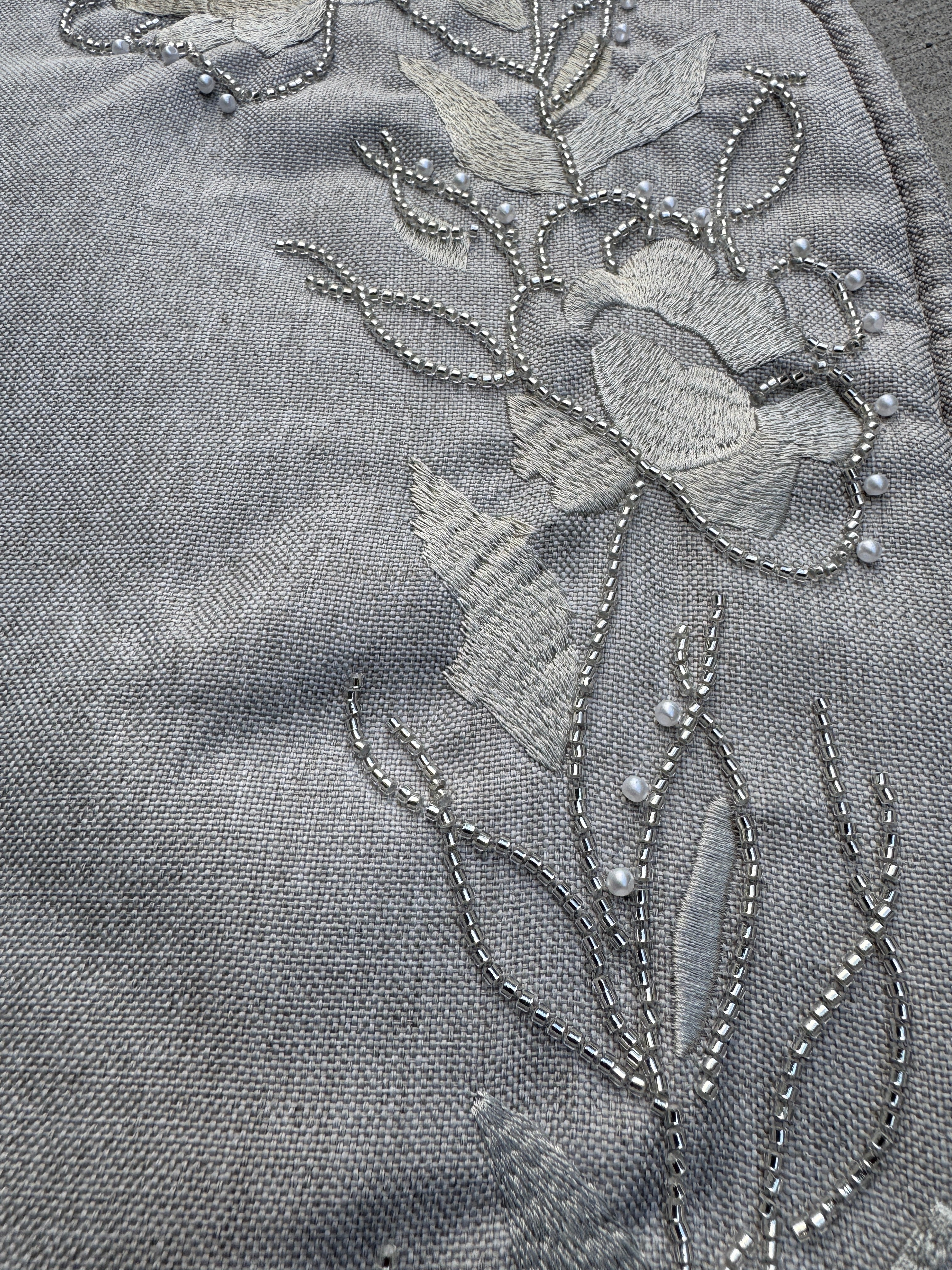 Linen Prayer Mat with Floral Embroidery and Beads – Islamic Prayer Rug