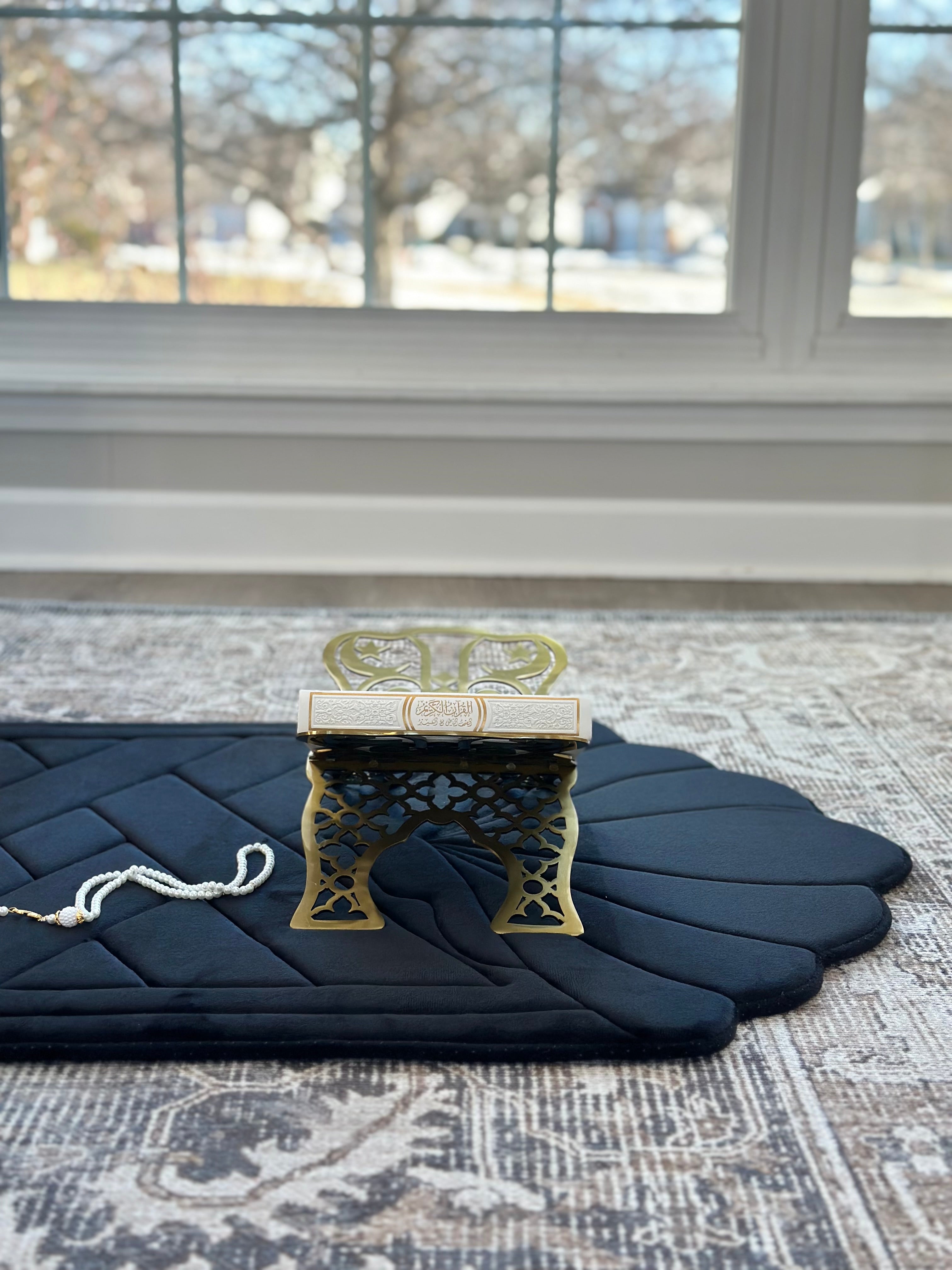 Large Seashell Design Luxury Prayer Mat – Soft Padded Islamic Rug with Tote Bag (Anti-Slip)