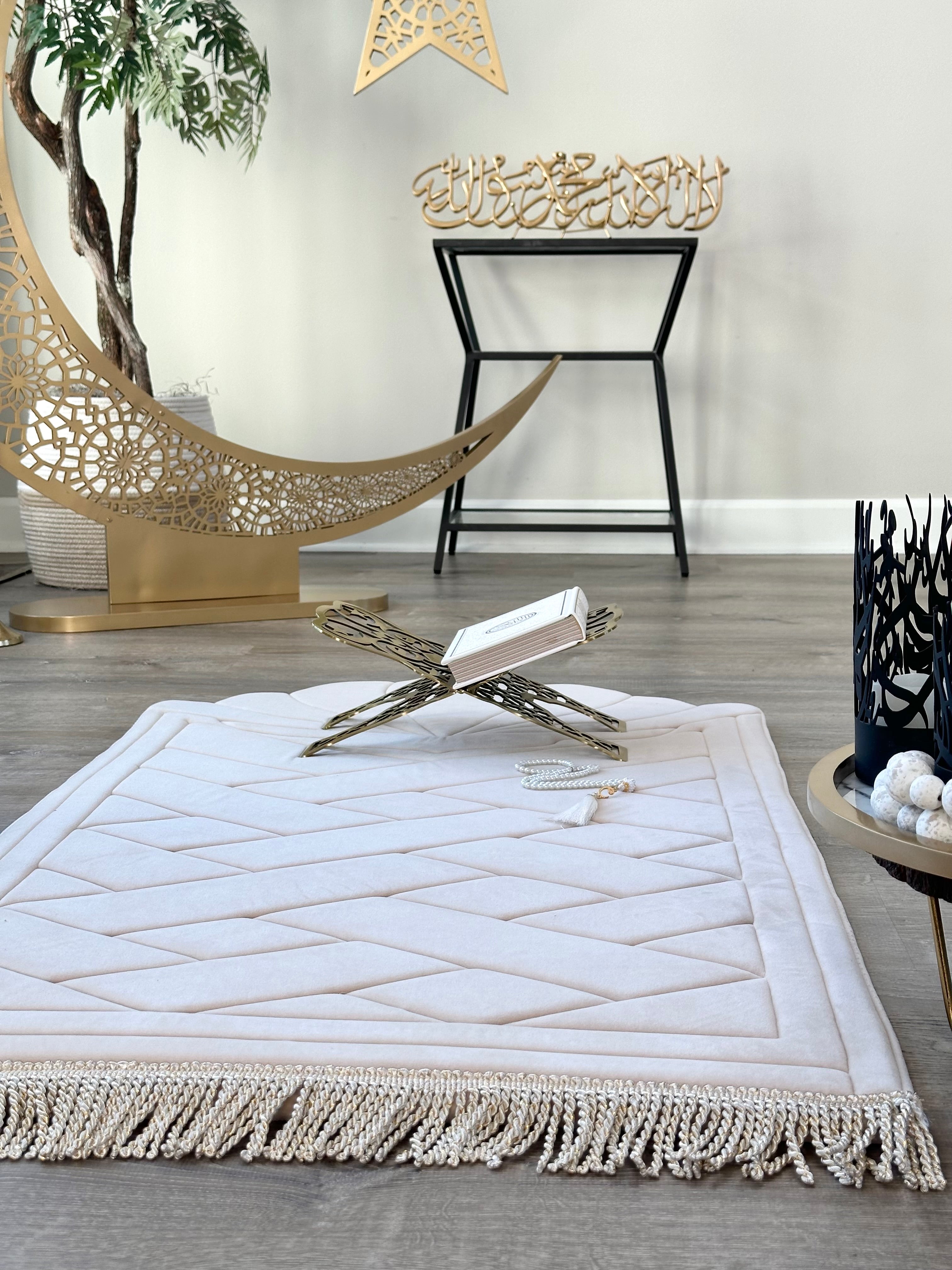 Large Seashell Design Luxury Prayer Mat – Soft Padded Islamic Rug with Tote Bag (Anti-Slip)