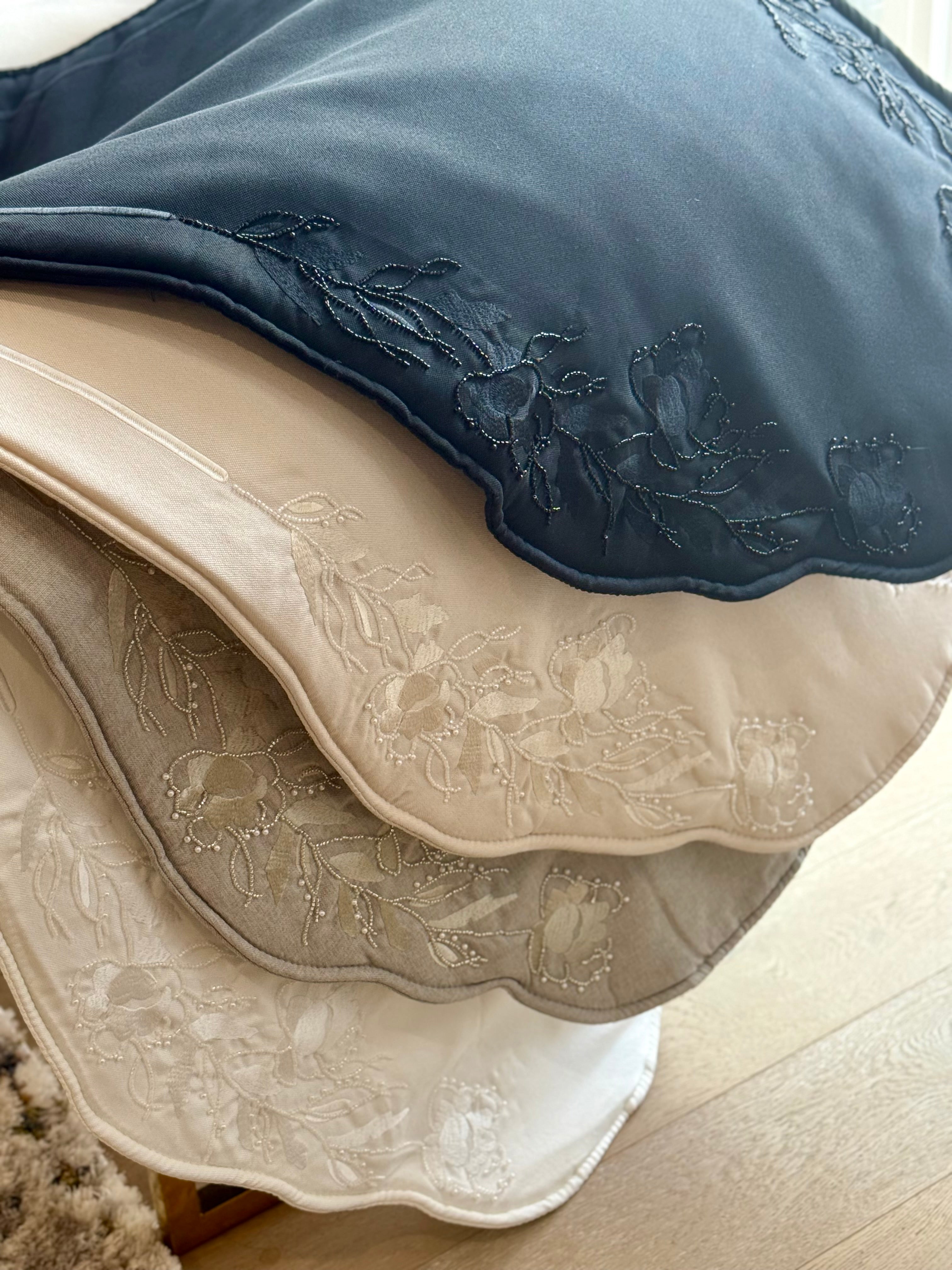 Linen Prayer Mat with Floral Embroidery and Beads – Islamic Prayer Rug