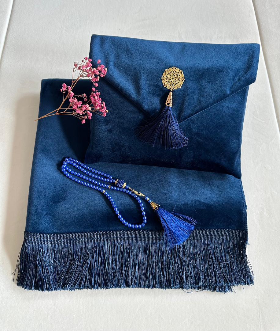 Travel Prayer Mat with Prayer Beads and pouch.