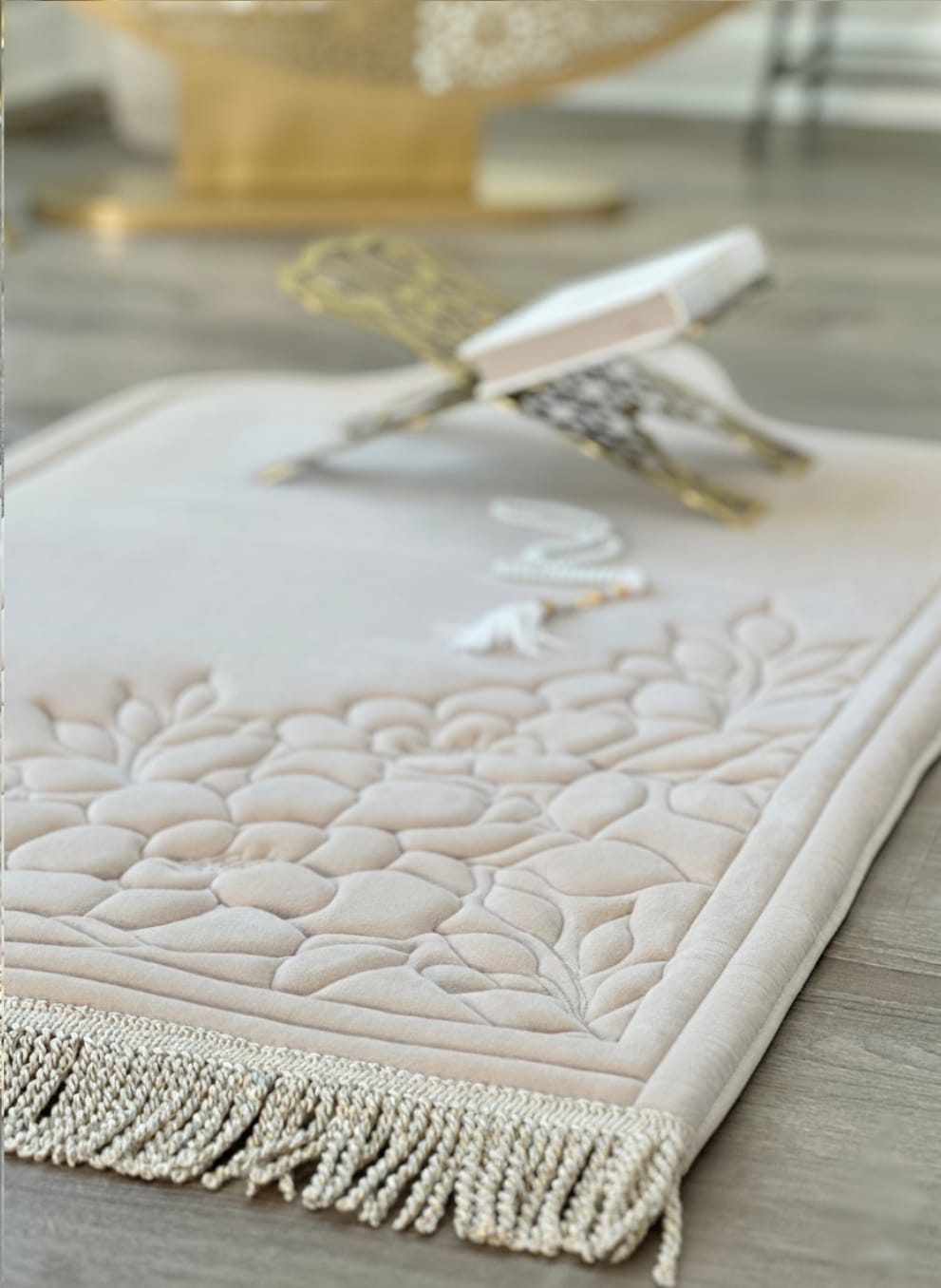 Luxury Padded Prayer Mat / Islamic Prayer Rug with Tote Bag – Non-Slip Floral Design